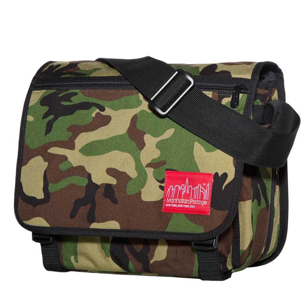 Manhattan Portage Europa (SM) With Back Zipper and Compartments Camouflage