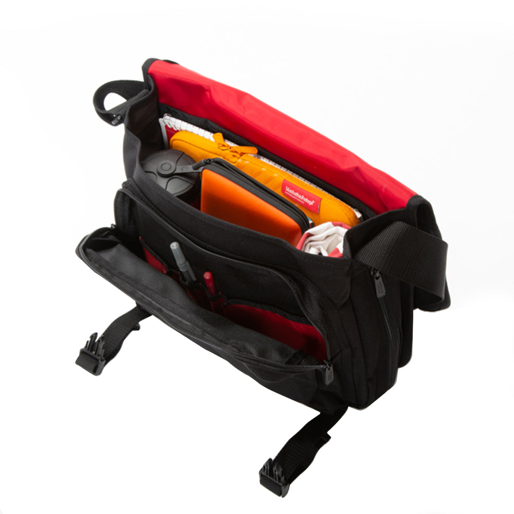 Manhattan Portage Europa (MD) With Back Zipper and Compartments
