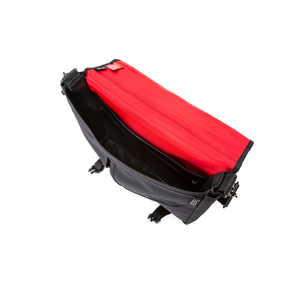 Manhattan Portage The Wallstreeter With Back Zipper