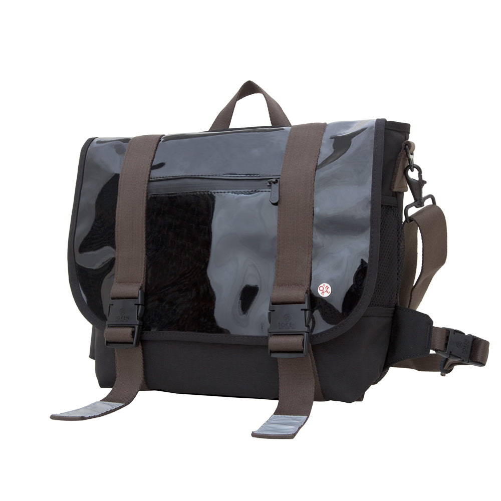 Manhattan Portage Lorimer Enamel Messenger Bag (M) Black