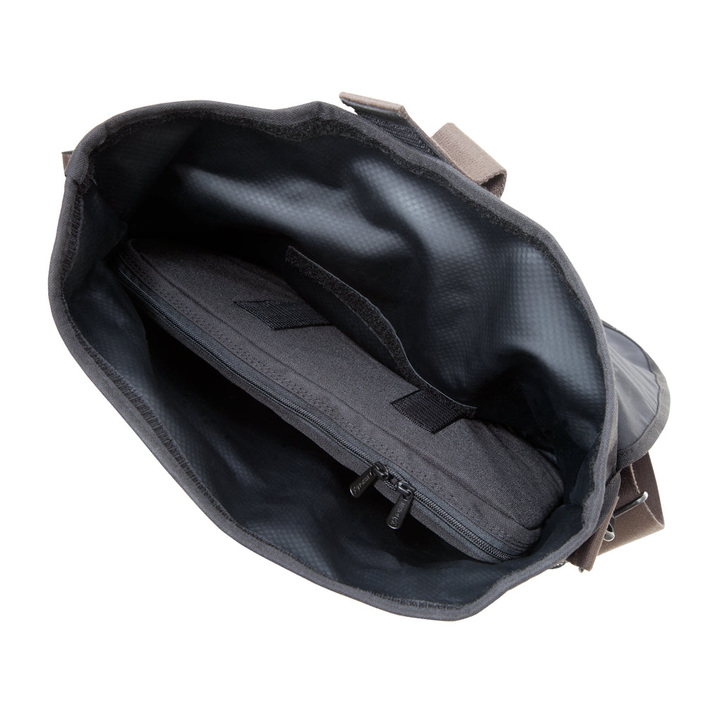 Manhattan Portage Lorimer Matt Vinyl Messenger Bag(M)