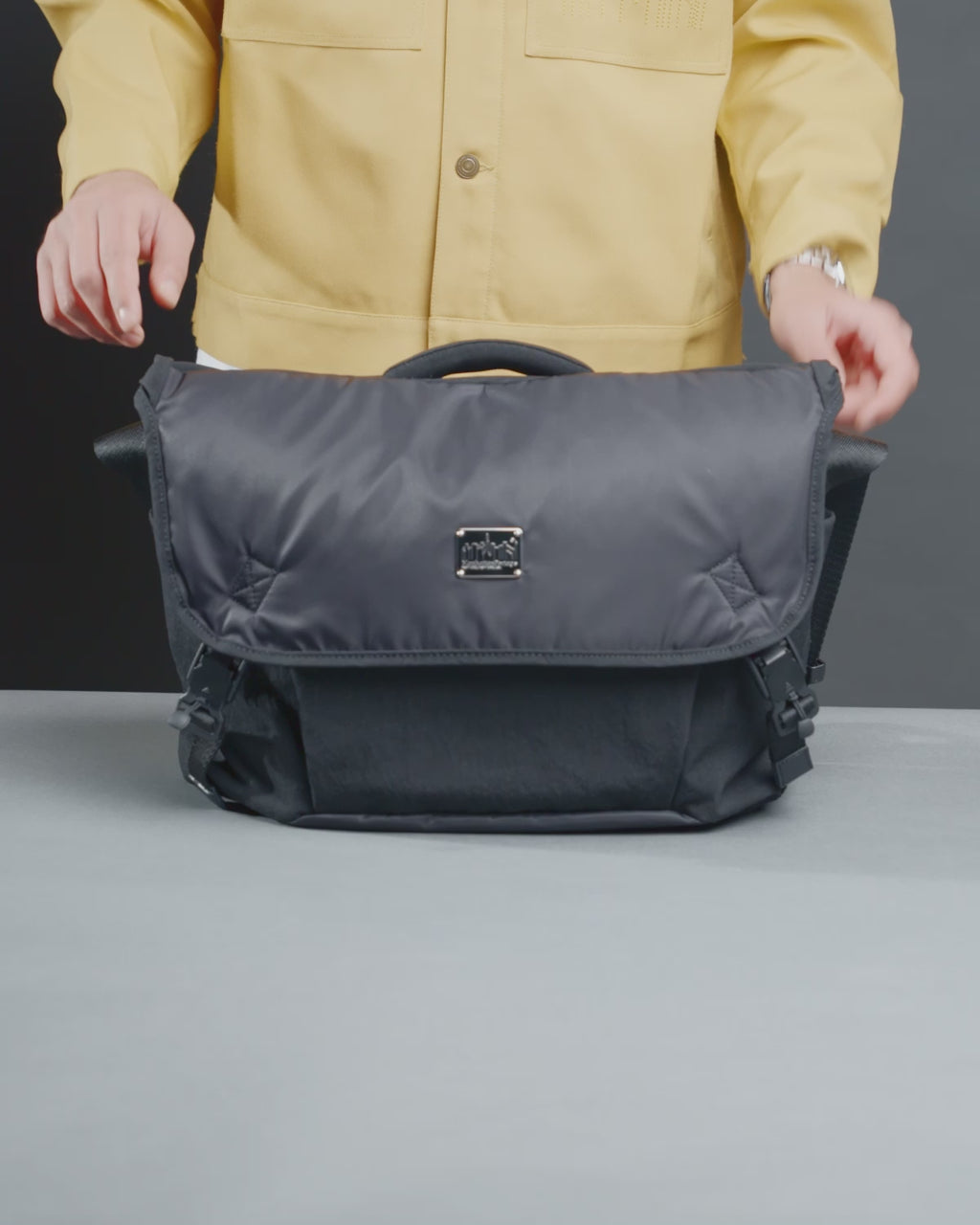 Manhattan Portage Redux Messenger Bag JR Ver 2 video